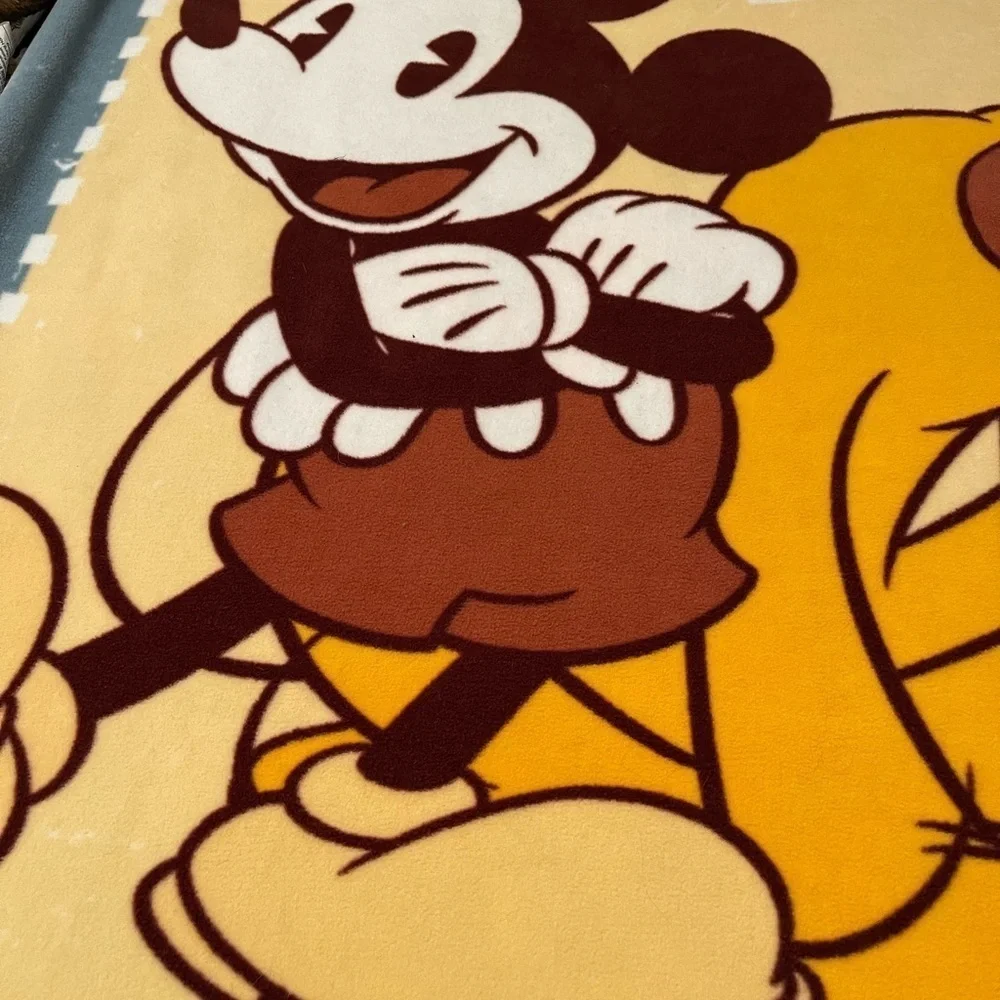 VINTAGE 54” x 50” Rare Disney Mickey Mouse and Pluto Fleece Lightweight Blanket.